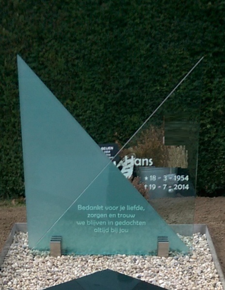 grafmonument glas