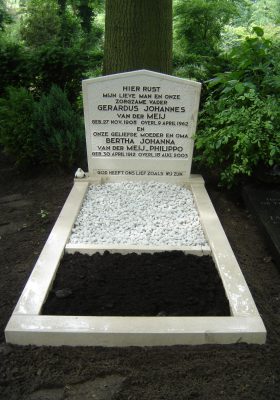 Tweede opschrift grafsteen Bianco del mare